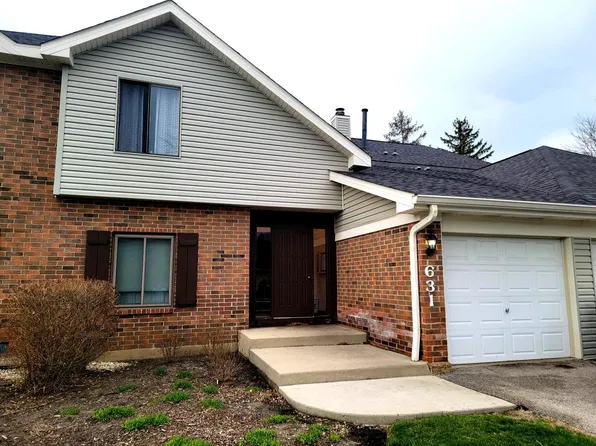 631 Cross Creek Dr #C, Roselle, IL 60172