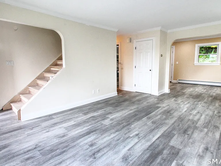 136 Hillside Ave — Photo 5