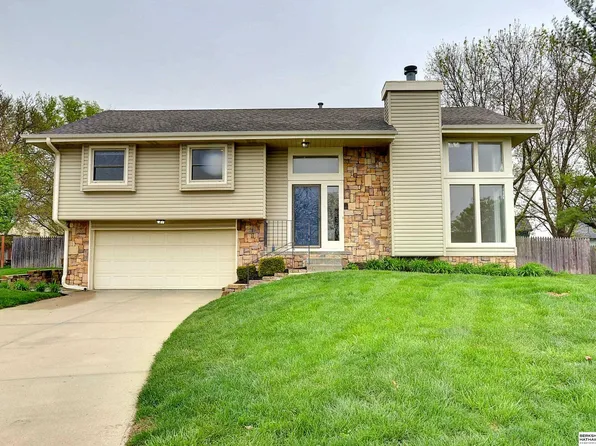 1106 Rebecca Ct, Bellevue, NE 68123