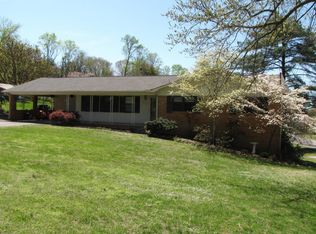 627 Greenwood Dr, Maryville, TN 37803
