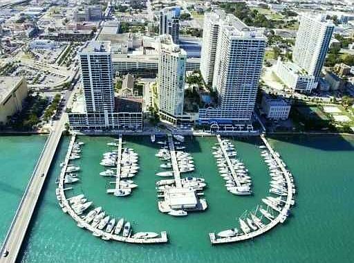 2nd image of 1717 N Bayshore Dr APT 1933