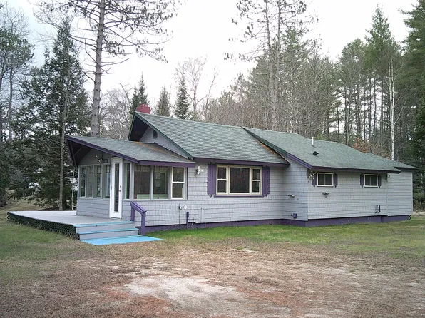 35 Mcintire Road, Waterford, ME 04088