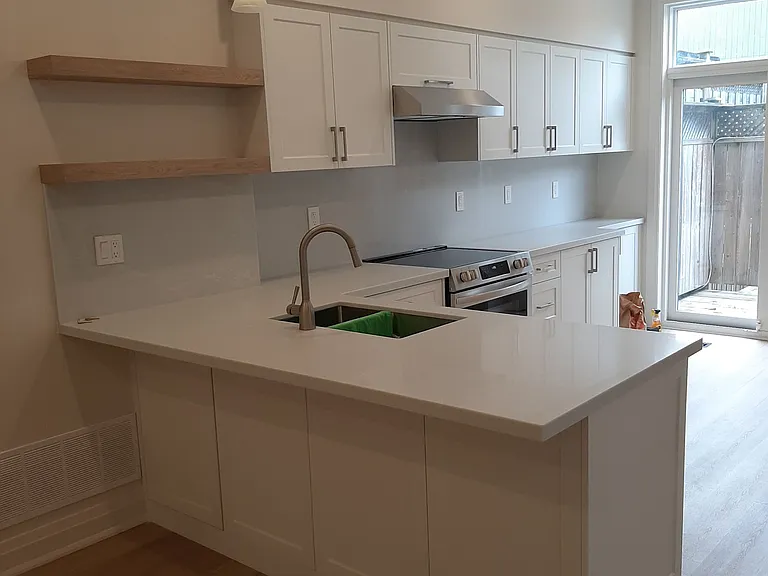 19 Macphail Ave — Photo 3