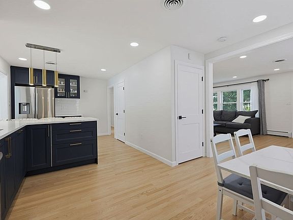4th image of 138 Tolman St