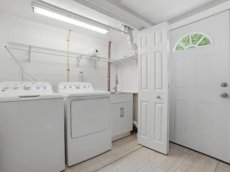 45 Oakland Ave — Photo 28