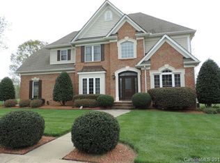 1506 Emerald Lake Drive, Matthews, NC 28104