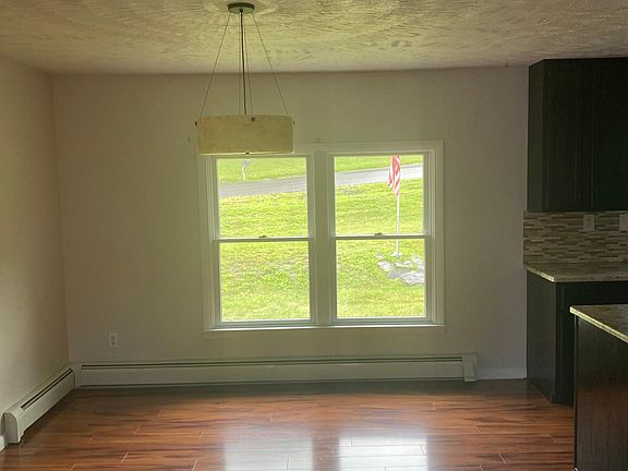 5th image of 79 Stonecroft Dr