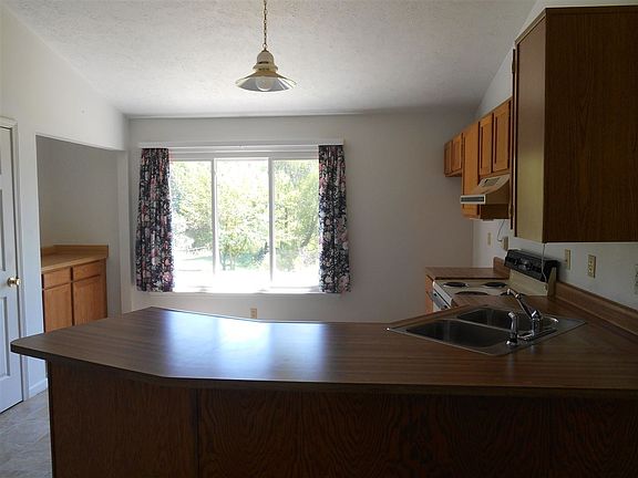 5th image of 136 N County Road 790 W