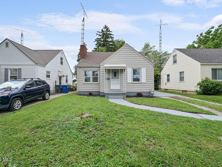 Listing photo 3