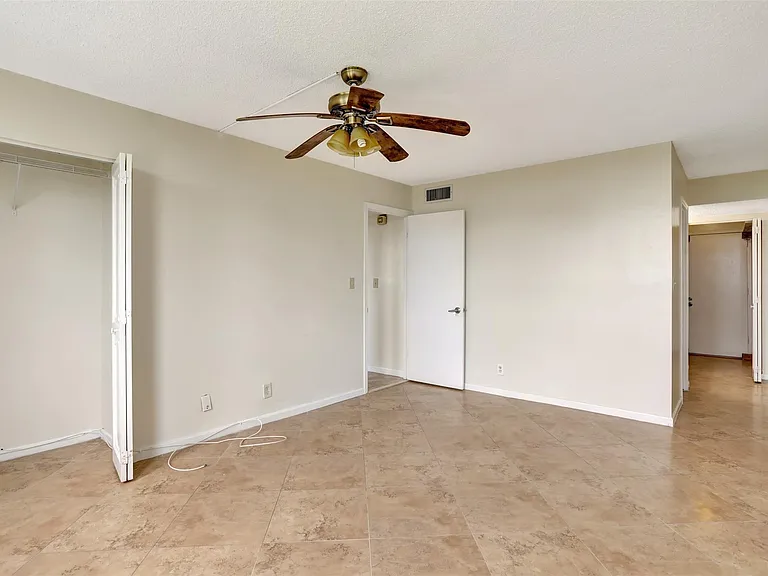 6921 Environ Blvd #6O — Photo 17