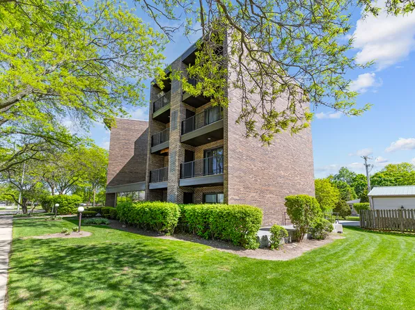 5019 Mulford St APT 201, Skokie, IL 60077
