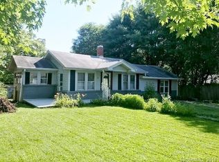 32 Sand Hill School Rd, Asheville, NC 28806