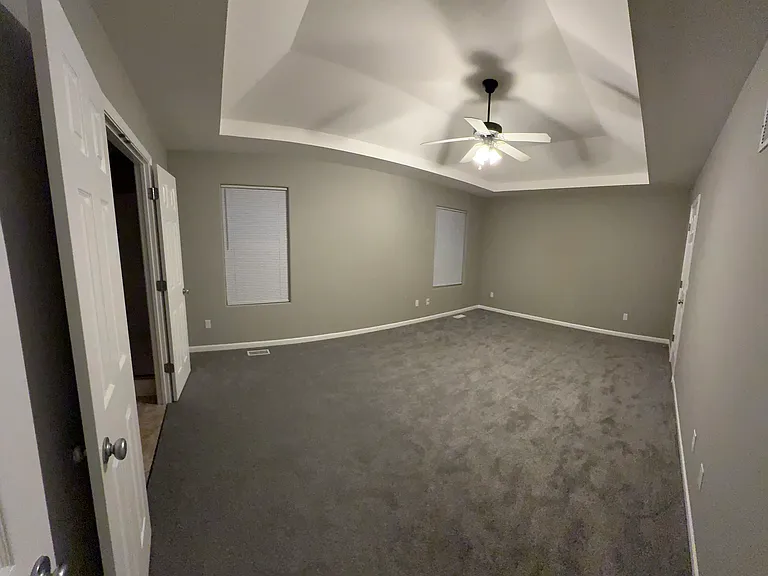 13 x 18 master bedroom with walk-in closet