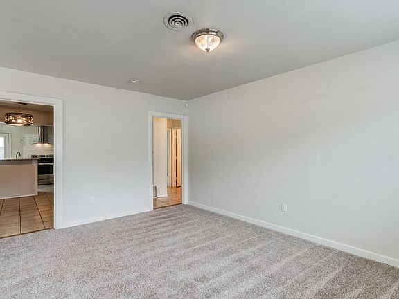 5th image of 2404 25th St