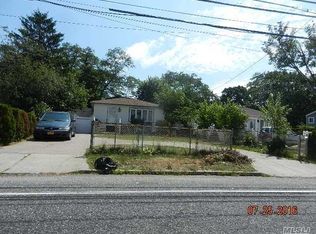 127 Washington Ave, Brentwood, NY 11717