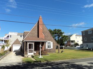 11 W South 31st St, Brant Beach, NJ 08008