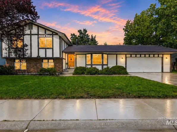 925 N 14th St E, Mountain Home, ID 83647