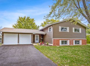 6535 Halsey Dr, Woodridge, IL 60517