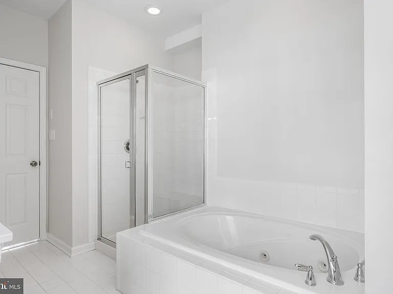 202 Bardel Dr #202 — Photo 17