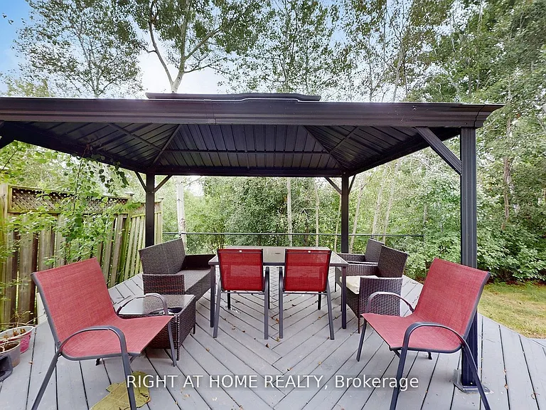 5160 Ravine Cres — Photo 9