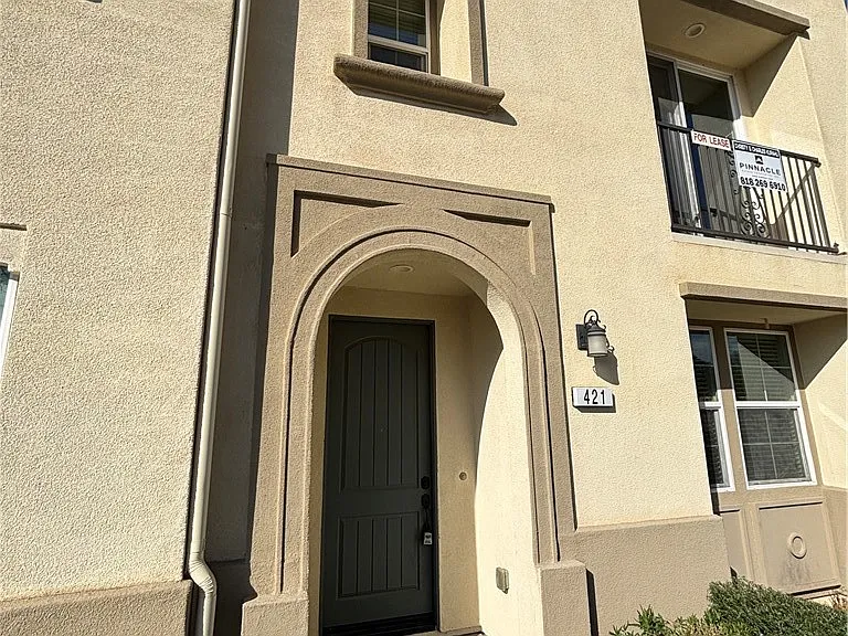 421 Camino Ruiz — Photo 2
