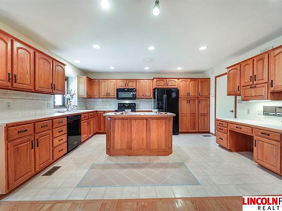 5th image of 2501 S 78th St