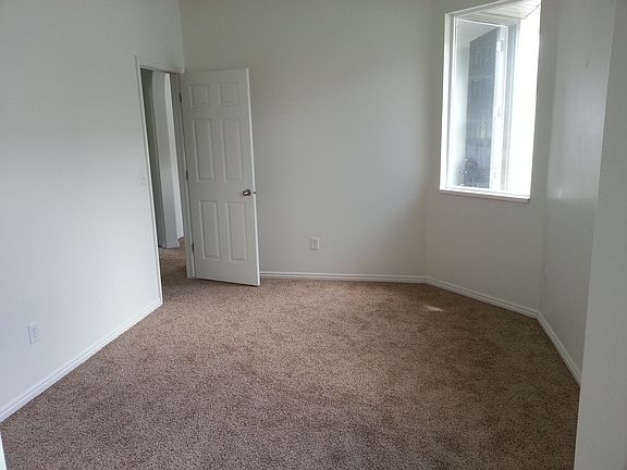 2nd image of 274 N Foxboro Dr