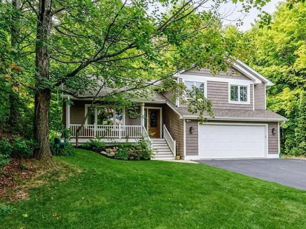 1750 S Cherry Blossom Ln, Suttons Bay, MI 49682