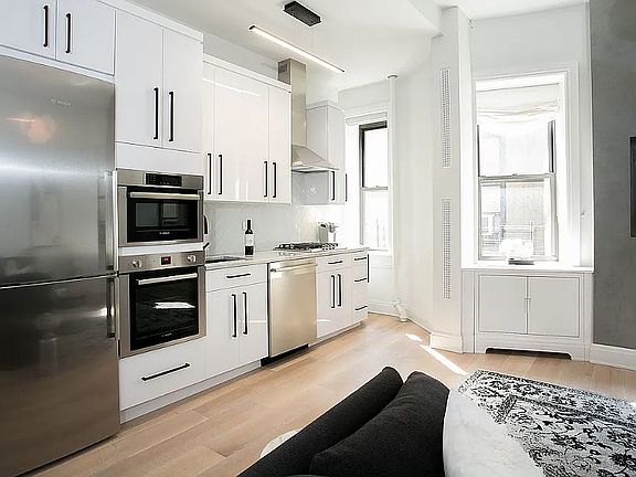 4th image of 342 W 56th St APT 5C
