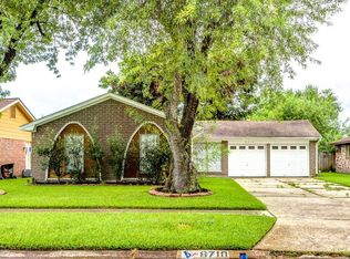 8710 Beechaven Rd, La Porte, TX 77571