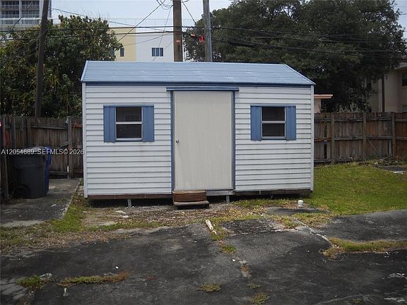4th image of 1711 Jackson St
