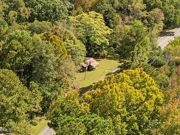 2nd image of 3801 Buckhorn Rd