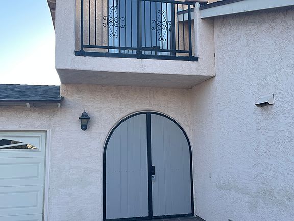 2nd image of 2812 W Carson St #1