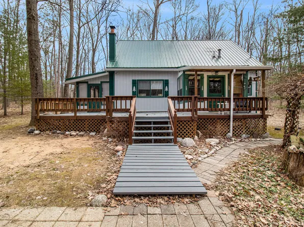7829 E Navajo Trl, Branch, MI 49402