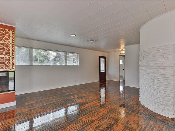 5th image of 114 Persimmon Ln