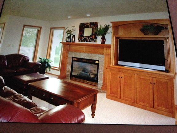 Living Room w/ gas fireplace
