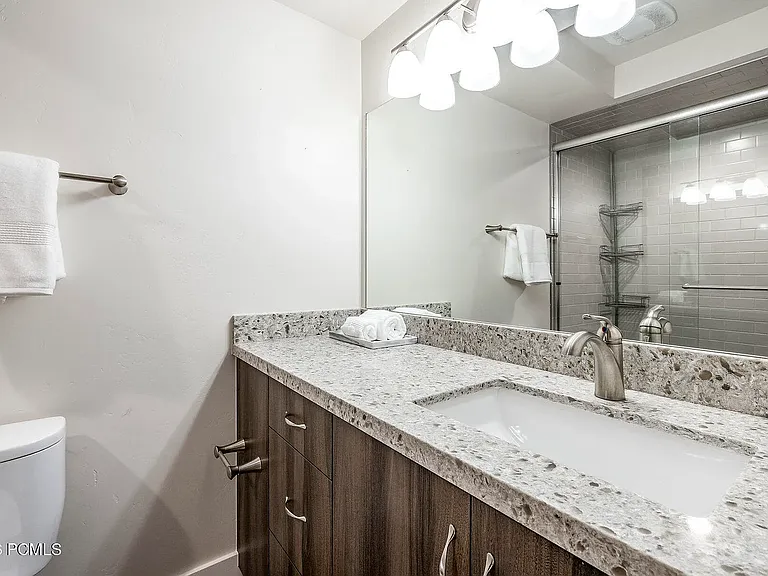 2nd bathroom