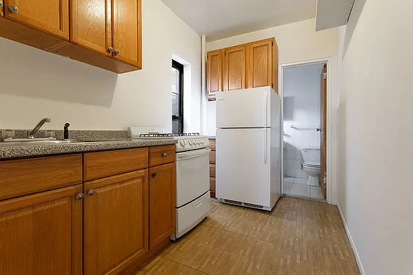 Rented by Bond New York | media 10