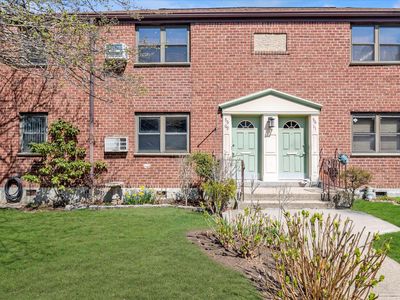 56-09 Douglaston Pkwy 1st Fl, Little Neck, NY, 11362