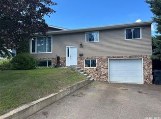 322 35th St W, Battleford, SK S0M0E0