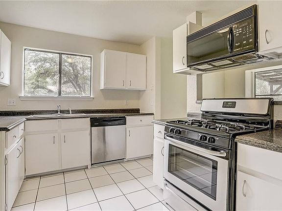 4th image of 604 Wild Briar Cv