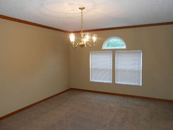 5th image of 3388 Greenville Dr