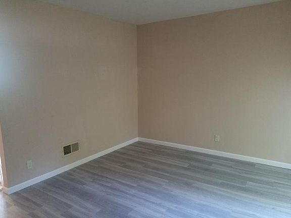 2nd image of 10038 Douglas Ct