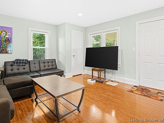 3rd image of 1402 E 9th Street