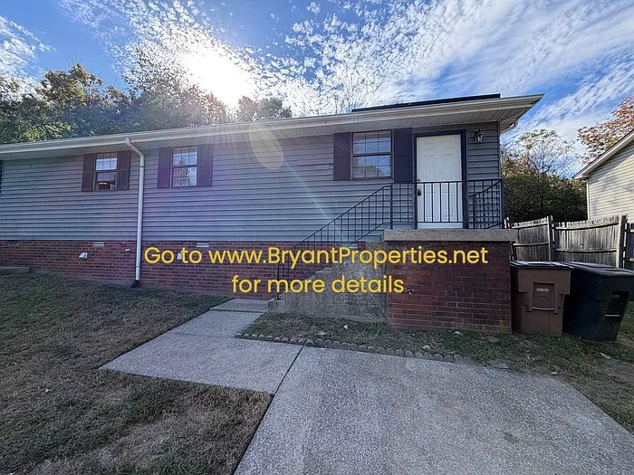 2 bed, 1.0 bath, 756 sqft, $1,300 — Photo 2