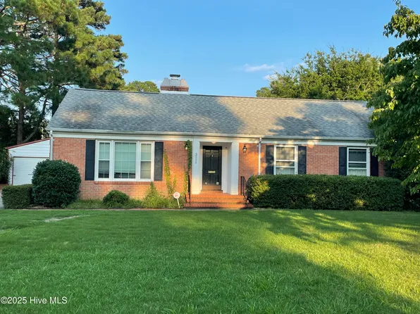 3111 Baker St, Fayetteville, NC 28303