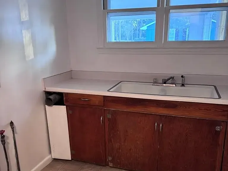 142 Forest St — Photo 15