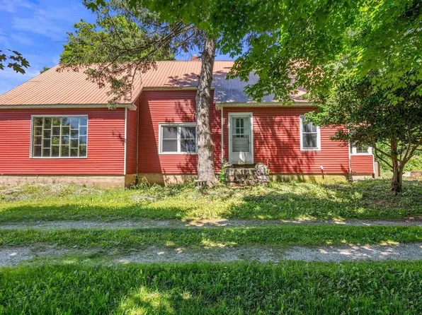586 Plains Road, Georgia, VT 05468