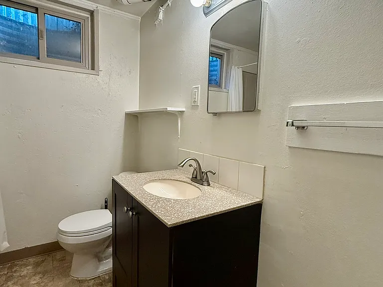 610 Cowan St #1/2 — Photo 11