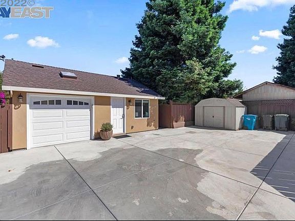3rd image of 265 3rd Ave